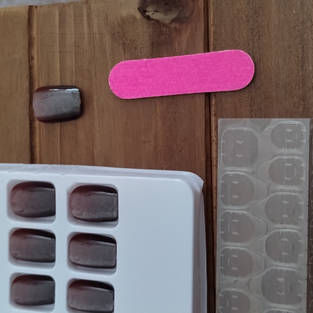 Quick Manicure Nails - Picture 3 of 3